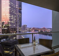 Oaks Brisbane on Felix Suites - Qld Realsetate