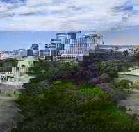 Hyde Park Inn - Qld Realsetate