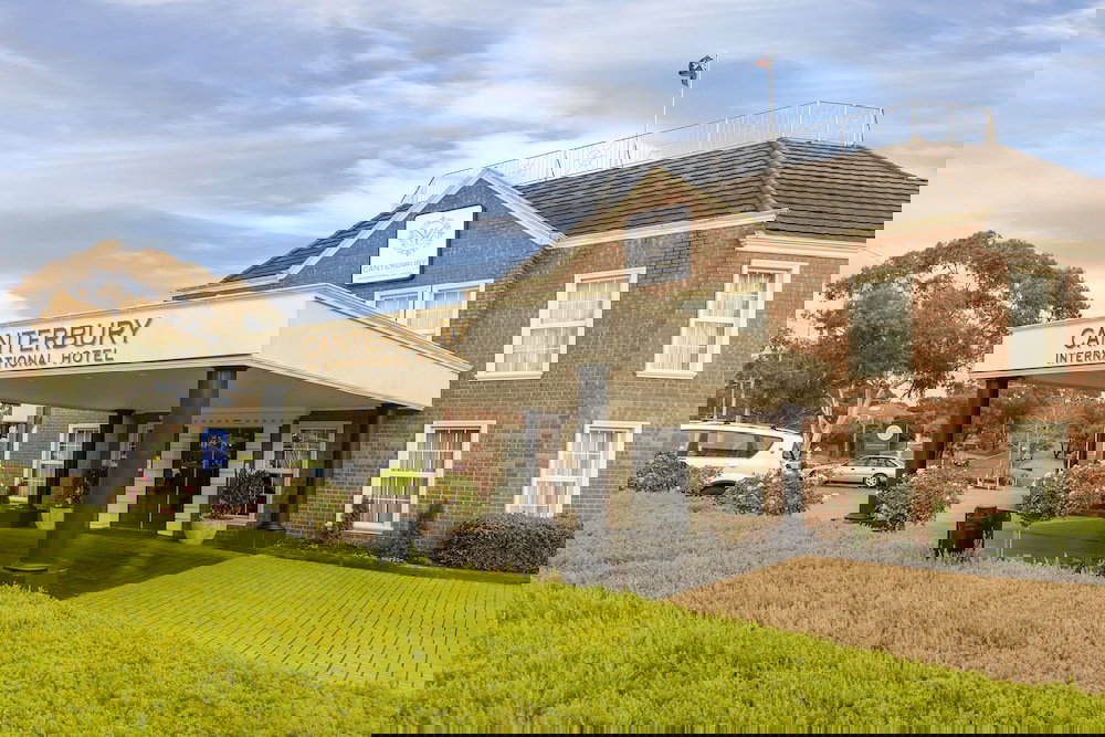 Hotels Forest Hill VIC Qld Realsetate