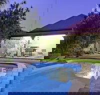 Pioneer Motel - Internet Find