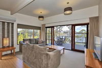 Stewarts Bay Lodge