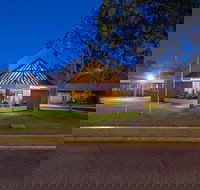 DoubleTree by Hilton Alice Springs - Petrol Stations