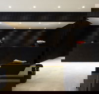 Burbury Hotel  Apartments - Renee