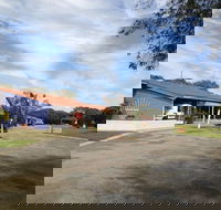 Emu Beach Chalets - Internet Find