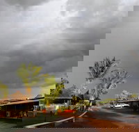 Halls Creek Motel - Internet Find