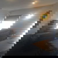 Penguin Seaside Motel