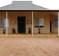 Artmecca Holiday House - Internet Find