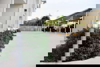 Oaks Middlemount Suites