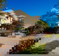 Club Motor Inn - Renee