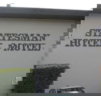 Statesman Hotel - Renee