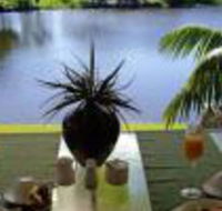 Alexander Lakeside Bed  Breakfast - Internet Find