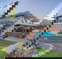 Demi View Motel - Internet Find