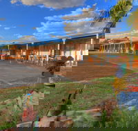 Tommo's Motor Lodge - Renee
