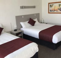 Cobb Inlander Motel - Renee