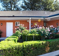 Akuna Motor Inn and Apartments - Petrol Stations
