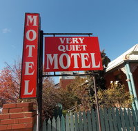 Cowra Crest Motel - Petrol Stations