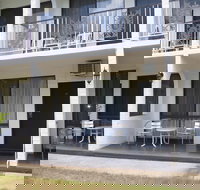 Tower Court Motel - Swimm