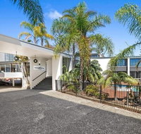 Palm Court Motor Inn - Internet Find