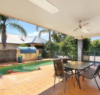 Edward Parry Motel  Apartments - Petrol Stations