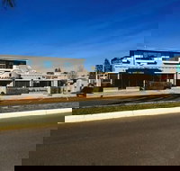 The Town House Motor Inn - Internet Find