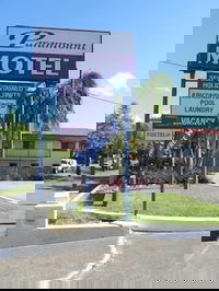 Paramount Motel