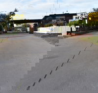 Riviana Motel - Renee