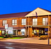Holbrook Town Centre Motor Inn - Swimm