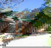 Cottages on Edward - Renee