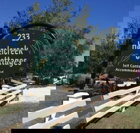 Hazelcreek Cottages - Internet Find