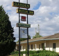Golden Chain Garden Motor Inn - Renee