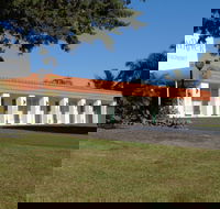 Moon River Motor Inn - Internet Find