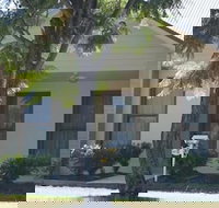 Noah's Mid City Motor Inn - Renee