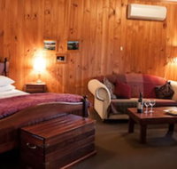 Balingup Heights Hilltop Forest Cottages - Renee