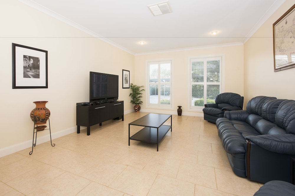 Meroo NSW Qld Realsetate