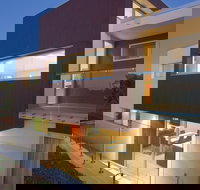 Alouarn Apartment 2 - Qld Realsetate