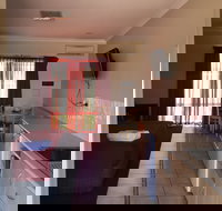 Collie Ridge Motel - Renee