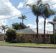 Town  Country Motor Inn - Petrol Stations