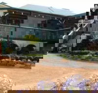 Gooromon Park Cottages - Internet Find