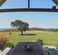 Bear Gully Coastal Cottages - Renee