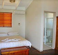 Dunsborough Cottages - Renee
