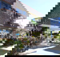 Macintyre Motor Inn - Internet Find