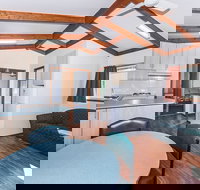 Naracoorte Holiday Park - Renee