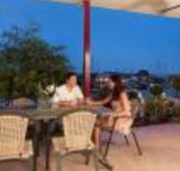 La Marina Waterfront Villa - Internet Find