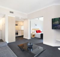 Sydney Airport Suites - Renee