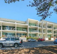 Breeze Beachfront Apartments - Internet Find