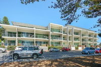 Breeze Beachfront Apartments
