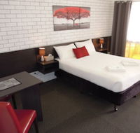Jackaroo Apartments - Internet Find