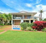 Nautilus Beachside Apartments - Petrol Stations
