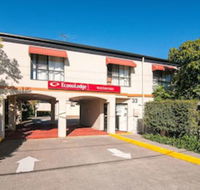 Econo Lodge Waterford - Renee