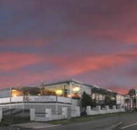 Bridport Bay Inn - Internet Find